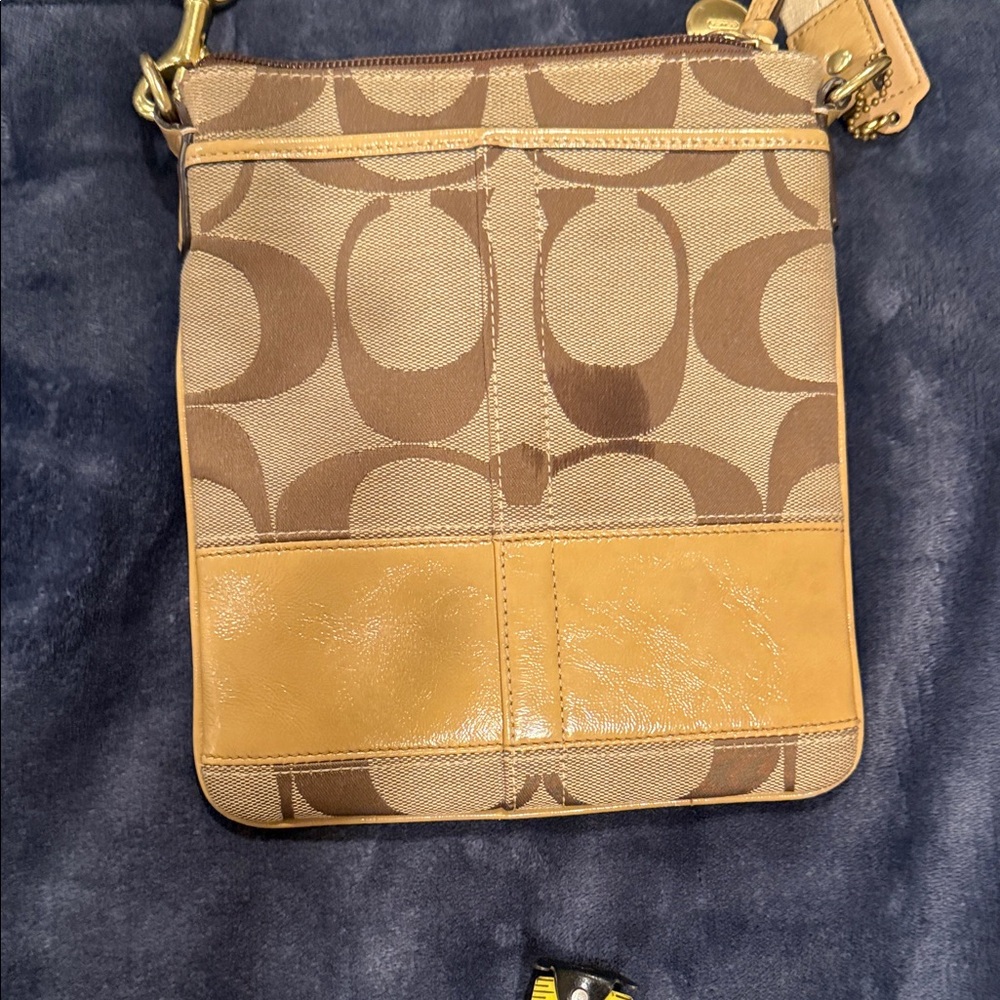 Coach Crossbody Bag - Picture 2 of 7
